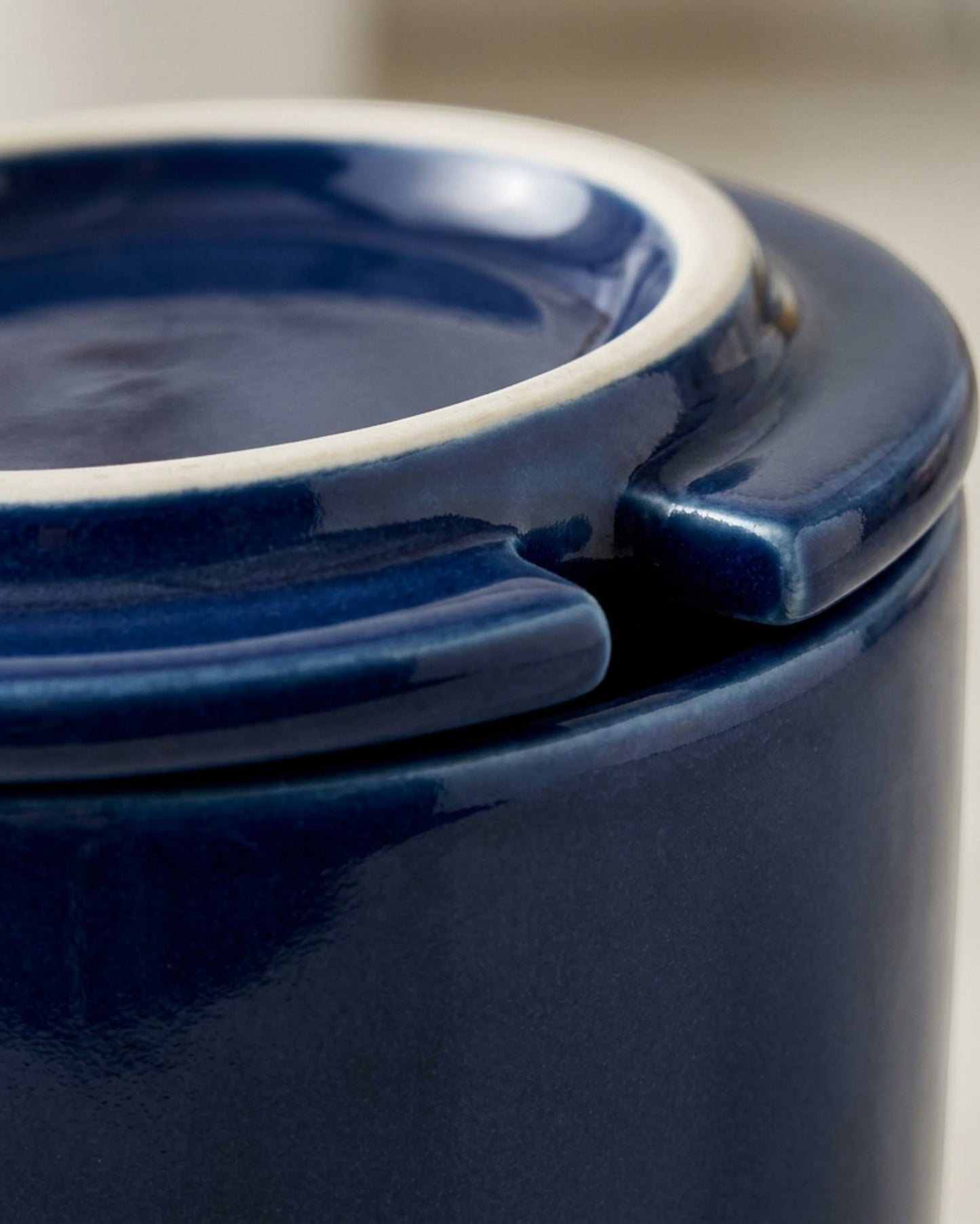 Wvkmb Ceramic Mug with Lid Navy 13 oz Spoon Slot